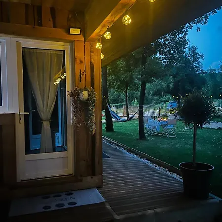 Chalet Country & *